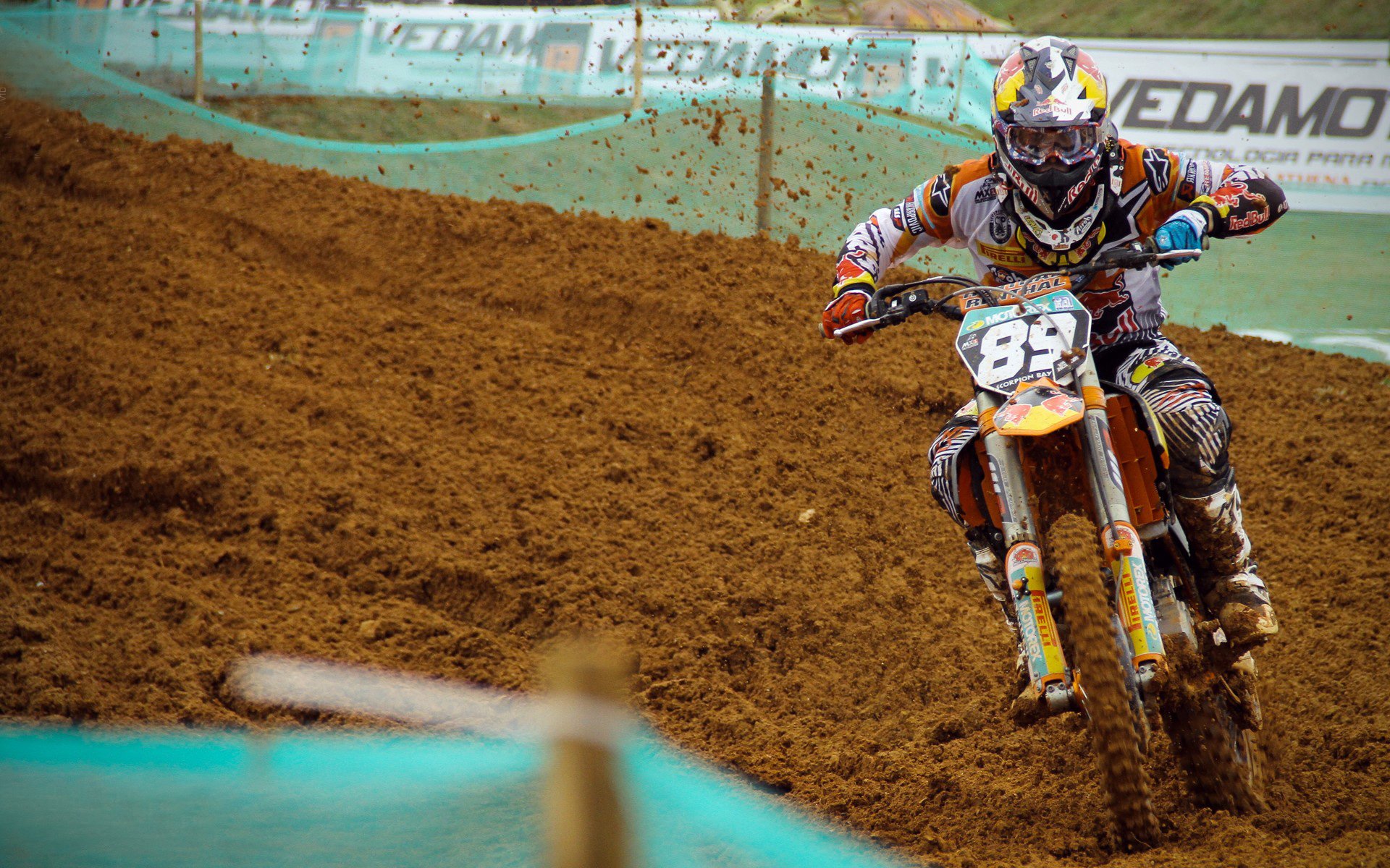 全国攀岩公开赛高水平选手齐聚一堂，攀岩资格赛